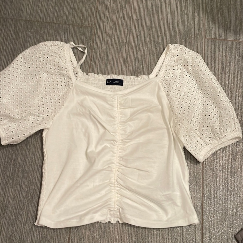 Brand new Never worn top size small with puff sleeves